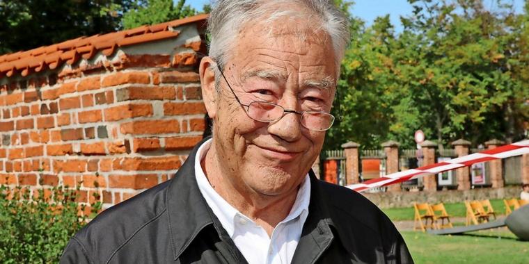 Ex-Ministerpräsident Björn Engholm (80) bei einem Besuch des Kreismuseums in Ratzeburg vor knapp einem Monat.